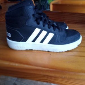 Adidas mid hightop  sneakers like new-Boys size 2